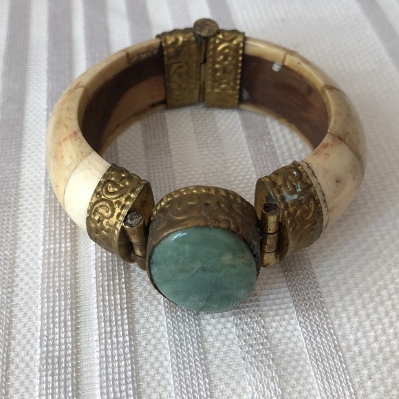 Ivory and Stone Bangle - Picture 3 of 8